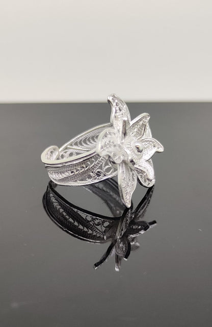 Petal Whisper Filigree Silver Ring